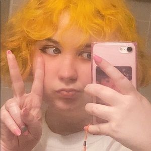 Meet your Posher, Chloe